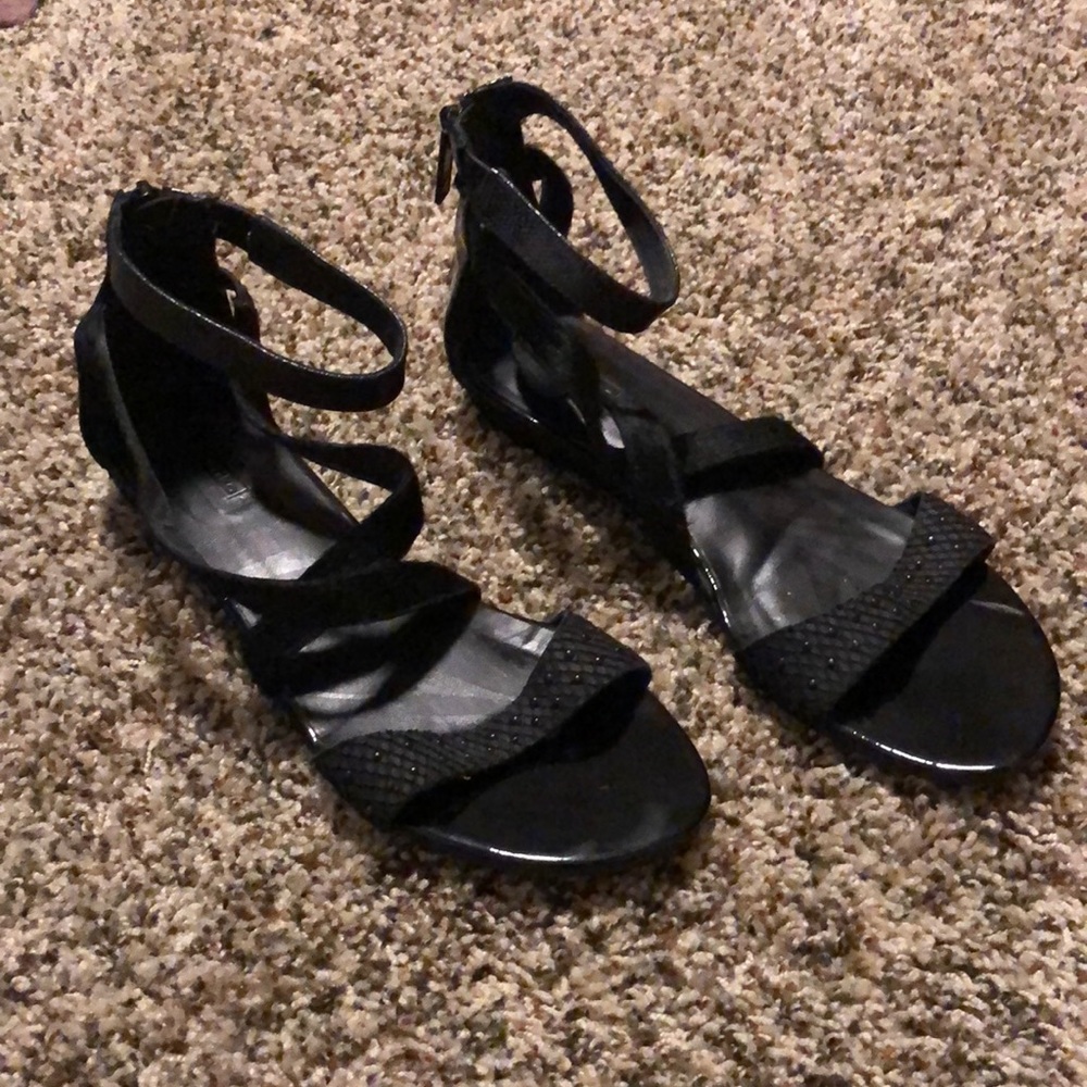 Matiko sandals